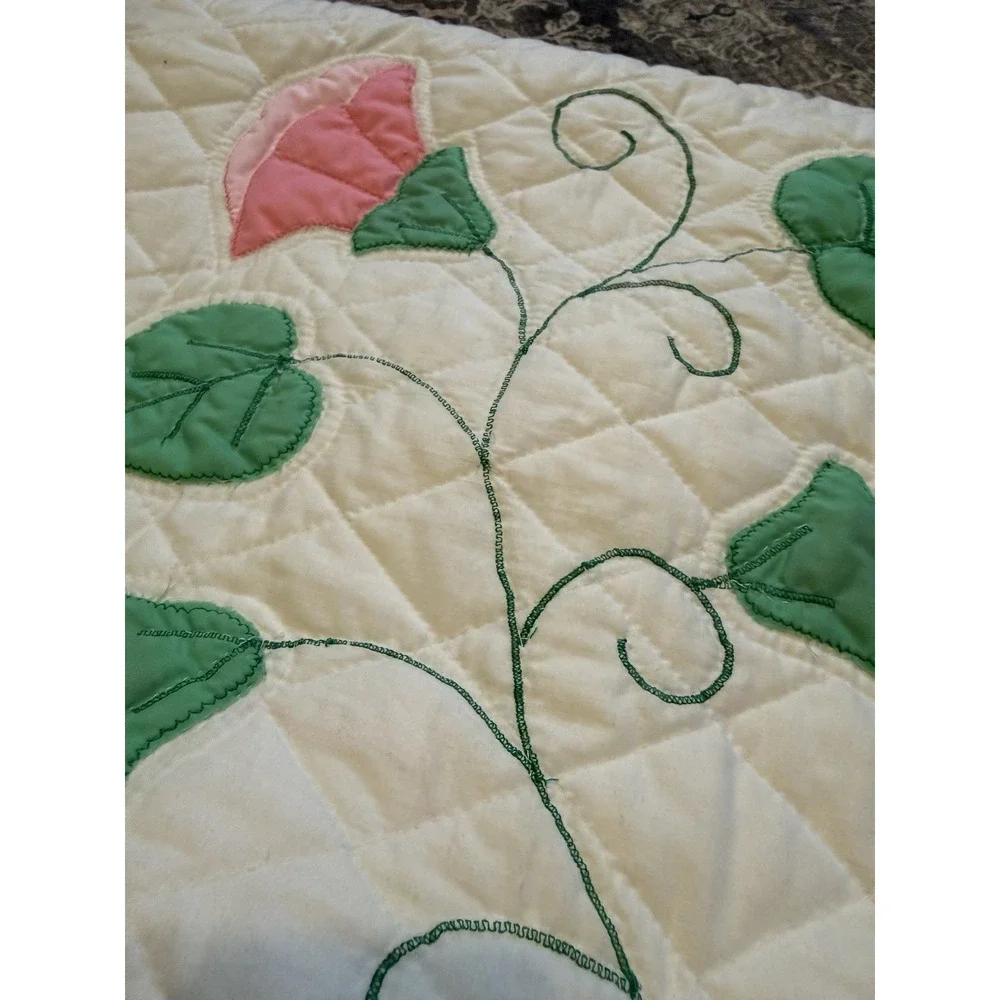 VTG Pair of Hand Appliqued/Embroidered Floral Standard‎ Pillow Shams